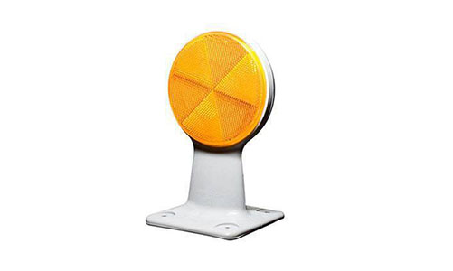 Light barrier with reflector for safety